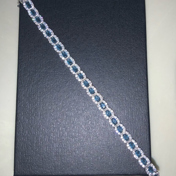 6.3ct Blue London Topaz Bracelet - Picture 7 of 14